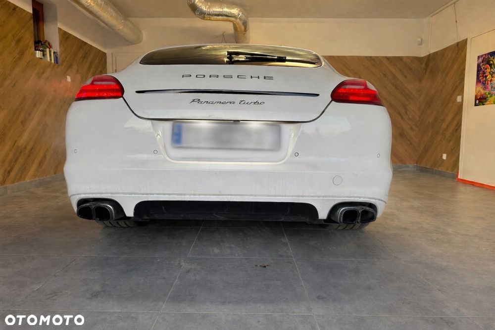 Porsche Panamera Turbo - 14