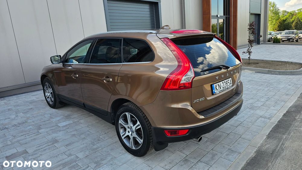 Volvo XC 60 D5 AWD Summum - 3