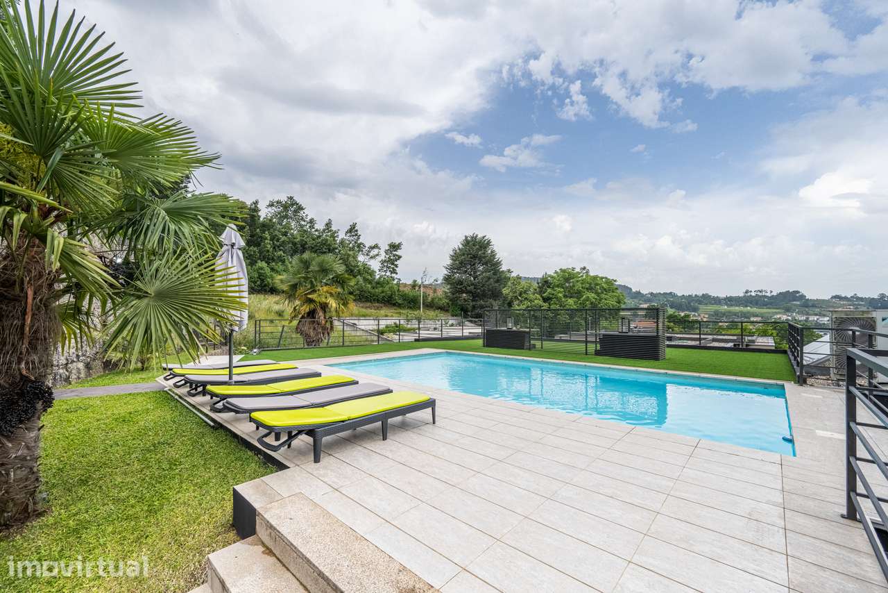 Moradia T4 com Rooftop Panorâmico e Piscina Privativa em GUIMARÃES - Grande imagem: 5/48