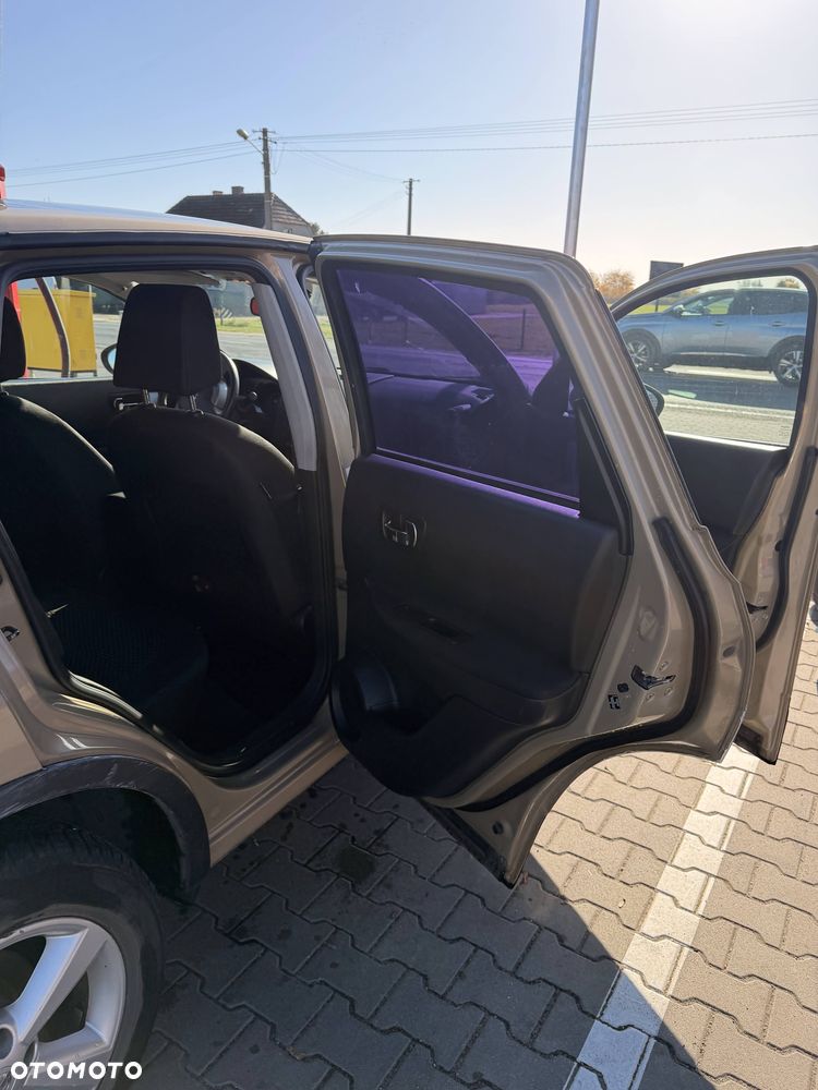 Nissan Qashqai - 11