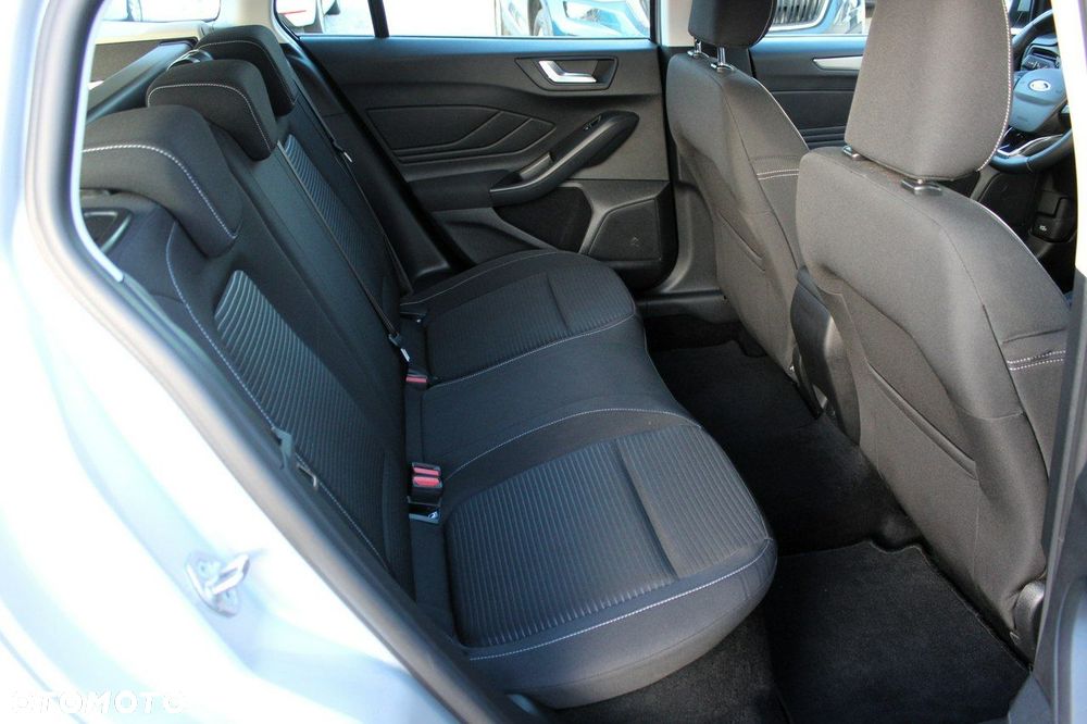 Ford Focus 1.0 EcoBoost Titanium - 11