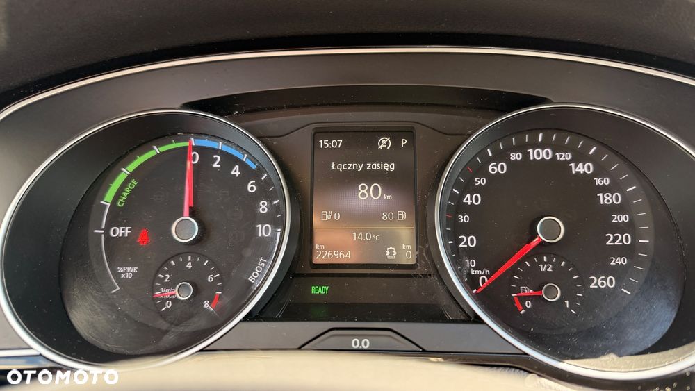 Volkswagen Passat - 17