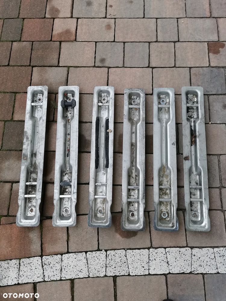 Podłoga szyny Podsufitka Sprinter 906  wykładzina tunel nawiewu boczki  fotele Mercedes Sprinter 906 fotele - 26