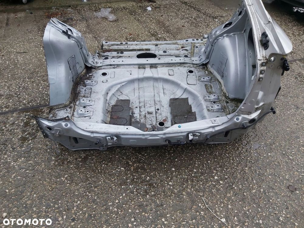 Prius IV Prime Plug IN pas tylny podłoga tył wanna - 1