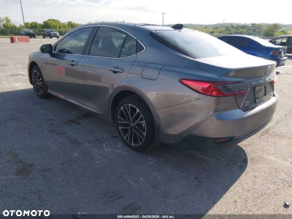Toyota Camry - 3