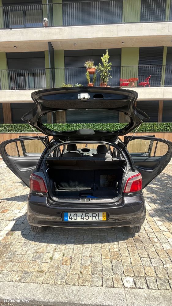 Toyota Yaris 1.0 Base C/Radio - 6