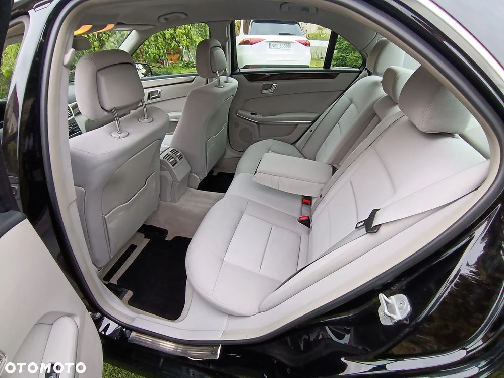 Mercedes-Benz Klasa E 220 CDI - 29
