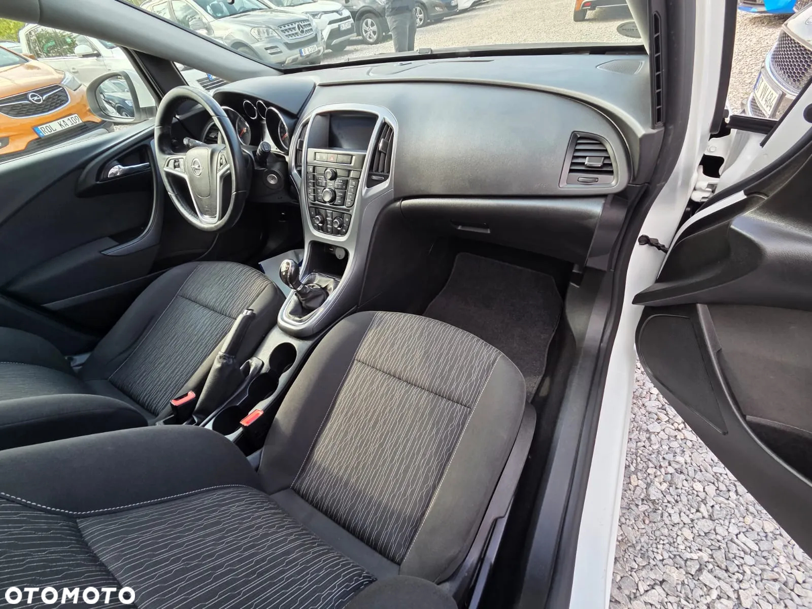 Opel Astra 1.6 Sports Tourer Design Edition - 34