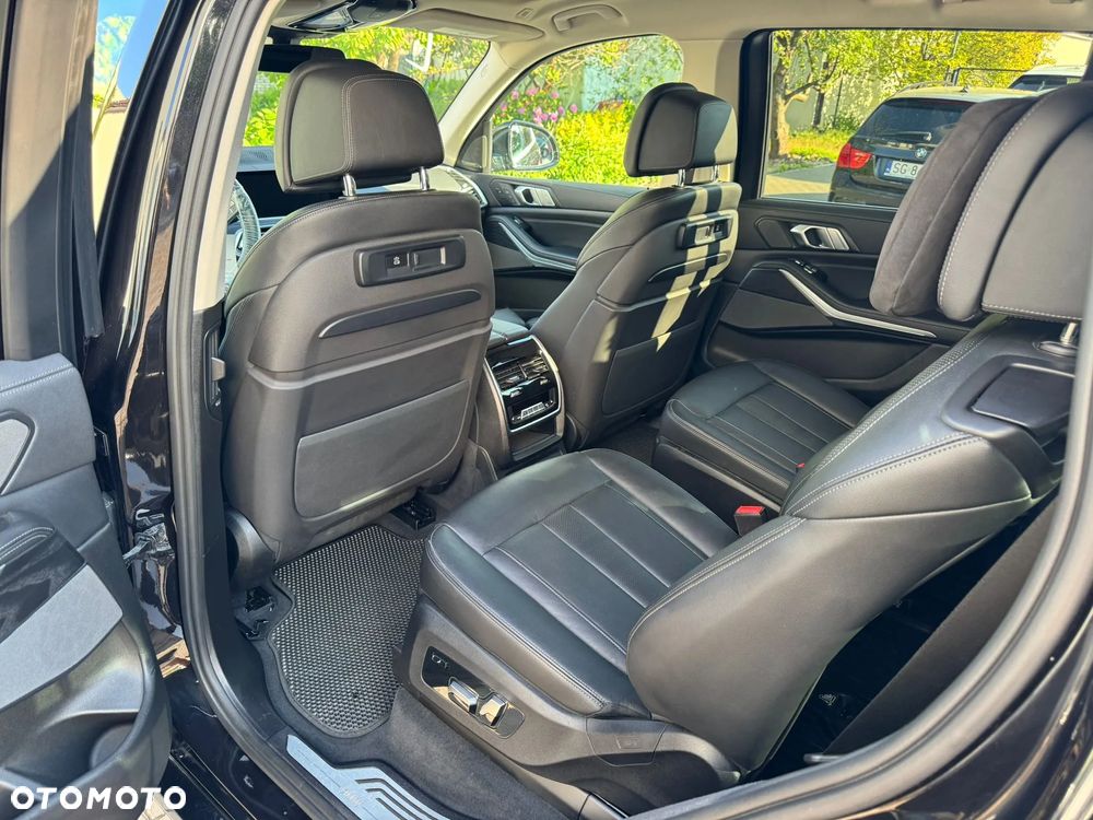 BMW X7 xDrive40i - 7