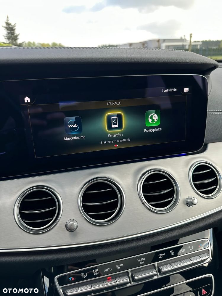 Mercedes-Benz Klasa E 300 d 4Matic T 9G-TRONIC AMG Line - 30