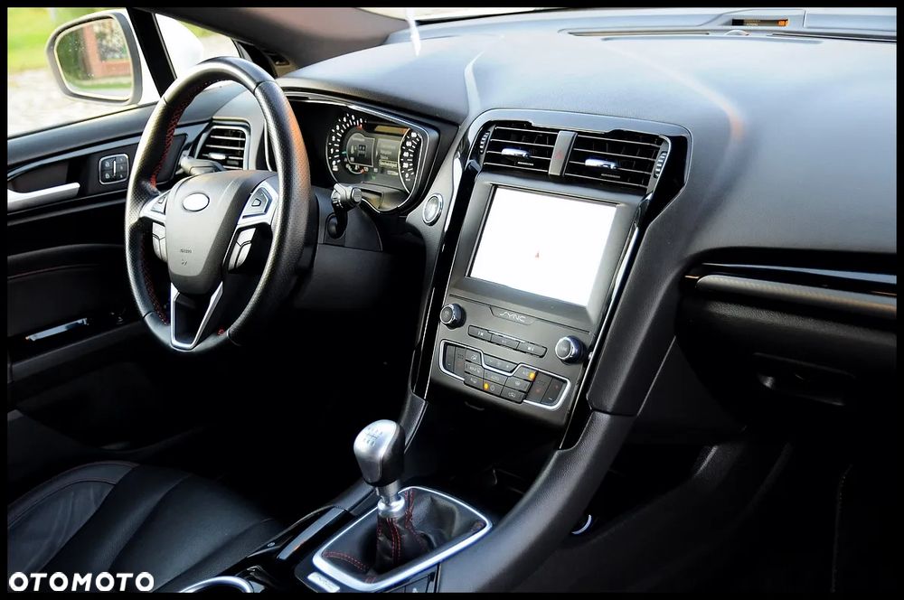 Ford Mondeo 2.0 TDCi ST-Line - 32