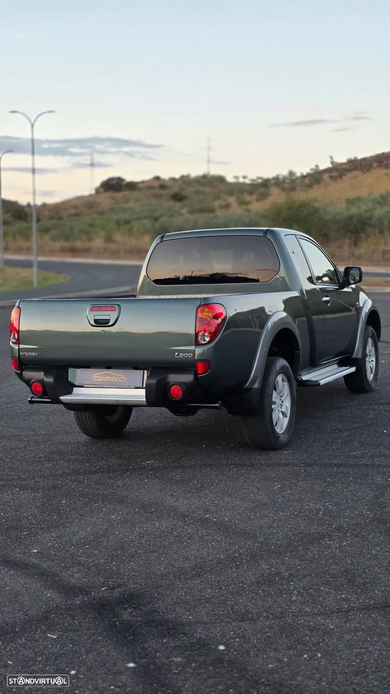 Mitsubishi L200 Pick Up 4x4 Intense Club Cab - 18