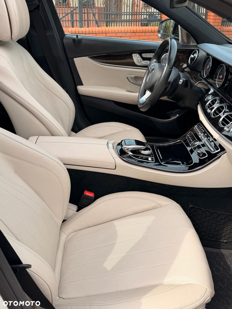 Mercedes-Benz Klasa E 300 9G-TRONIC AMG Line - 31