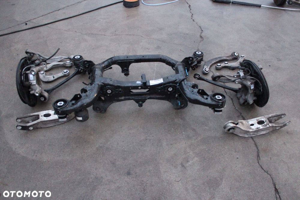 Tylne Zawieszenie AUDI Q7 4M Skrętne 4M0500025 - 1