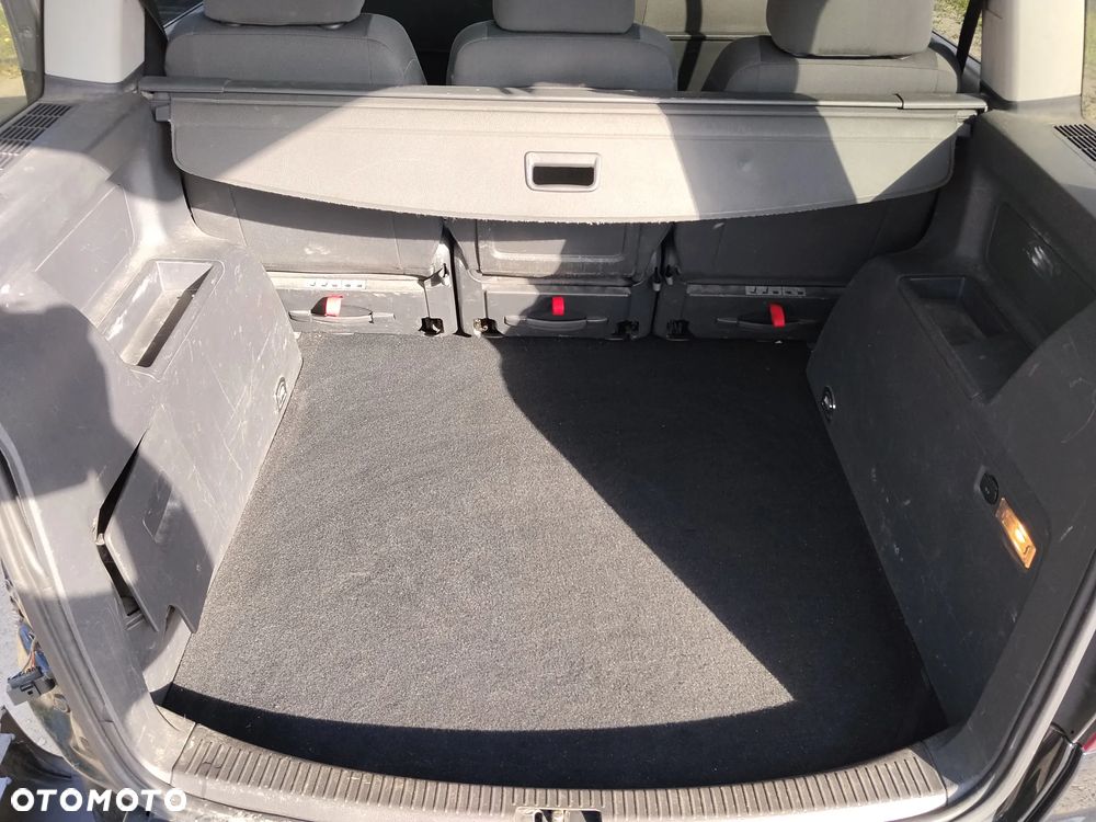 Volkswagen Touran 1.9 TDI DPF Blue Motion Trendline - 18
