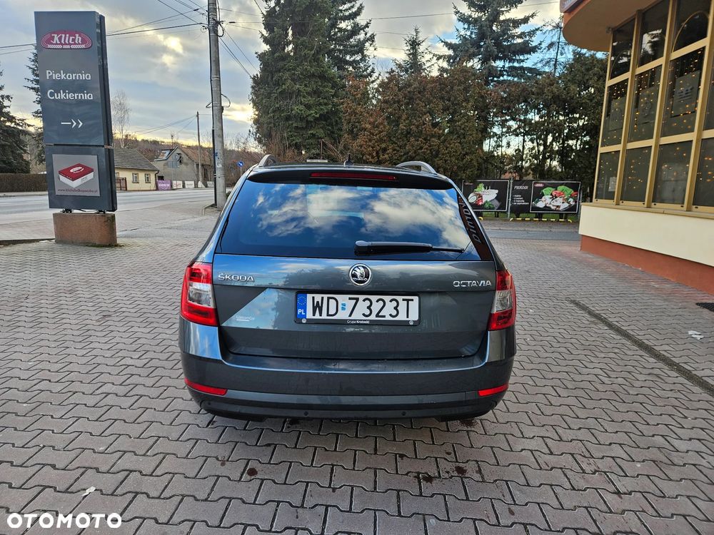 Skoda Octavia 1.6 TDI DSG Ambition - 10