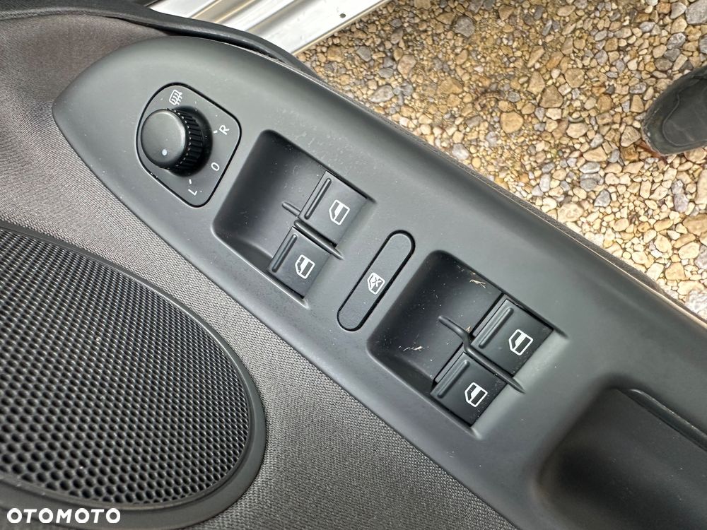 Volkswagen Golf Plus - 31