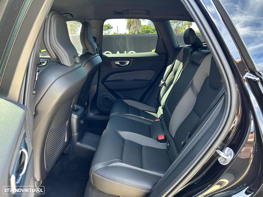 Volvo XC 60 2.0 T6 PHEV Black Edition AWD - 29