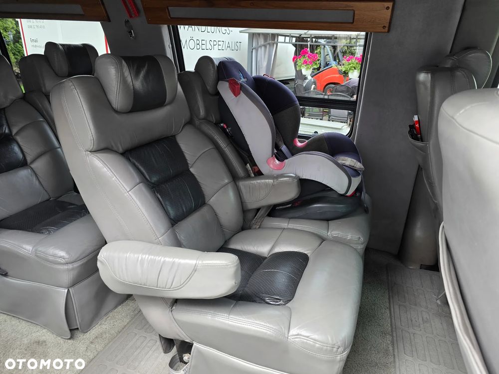 Chevrolet Express - 19