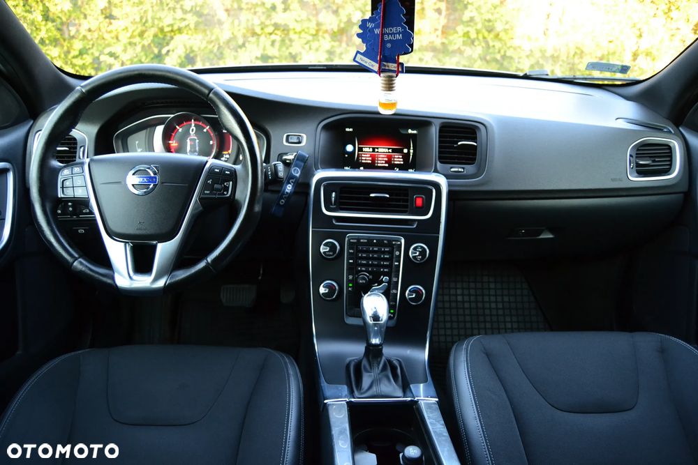 Volvo V60 Cross Country D4 Drive-E Momentum - 4
