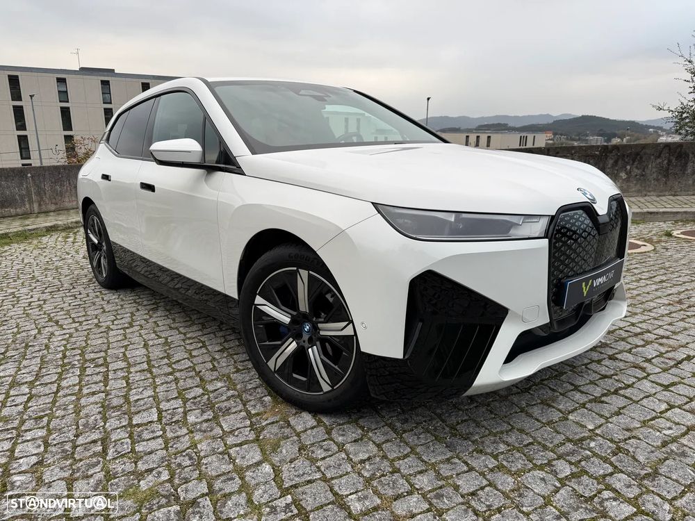 BMW iX xDrive 40 Pack Desportivo - 22