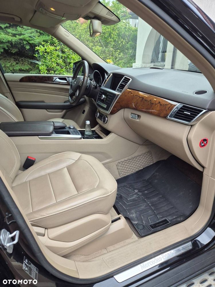 Mercedes-Benz ML - 9