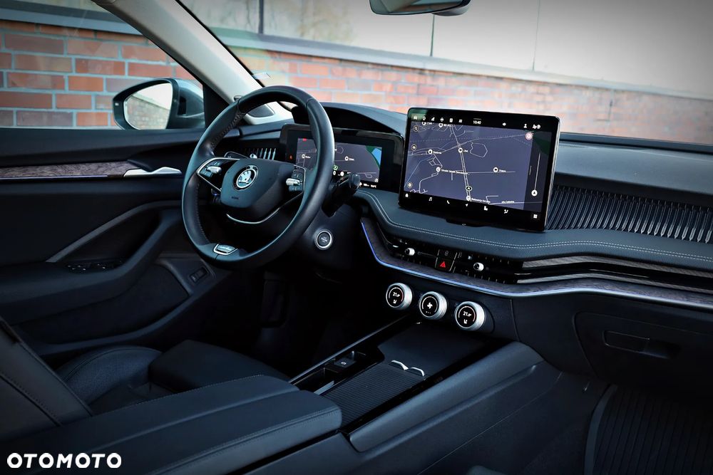 Skoda Superb 1.5 TSI L&K DSG - 17