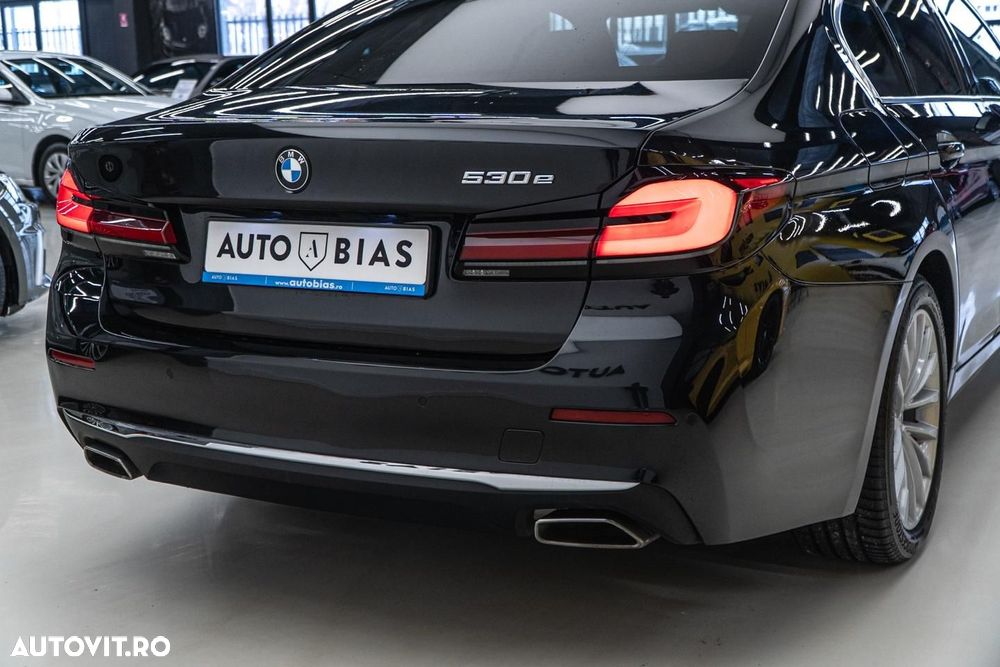 BMW Seria 5 530e Aut. Luxury Line - 14