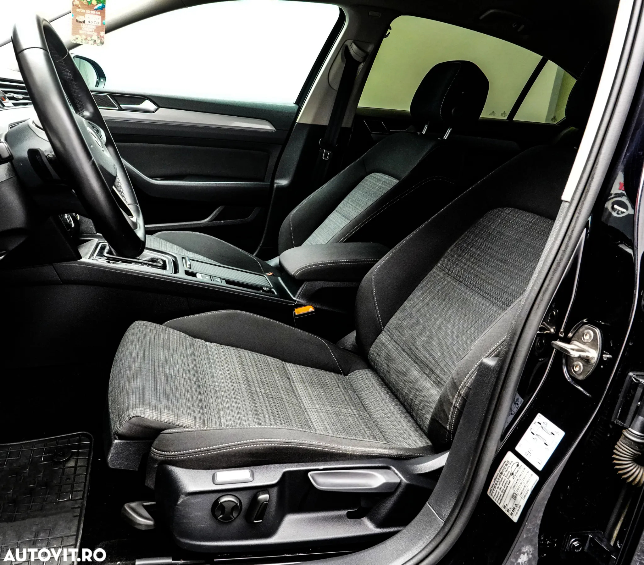 Volkswagen Passat 1.6 TDI DSG Comfortline - 14