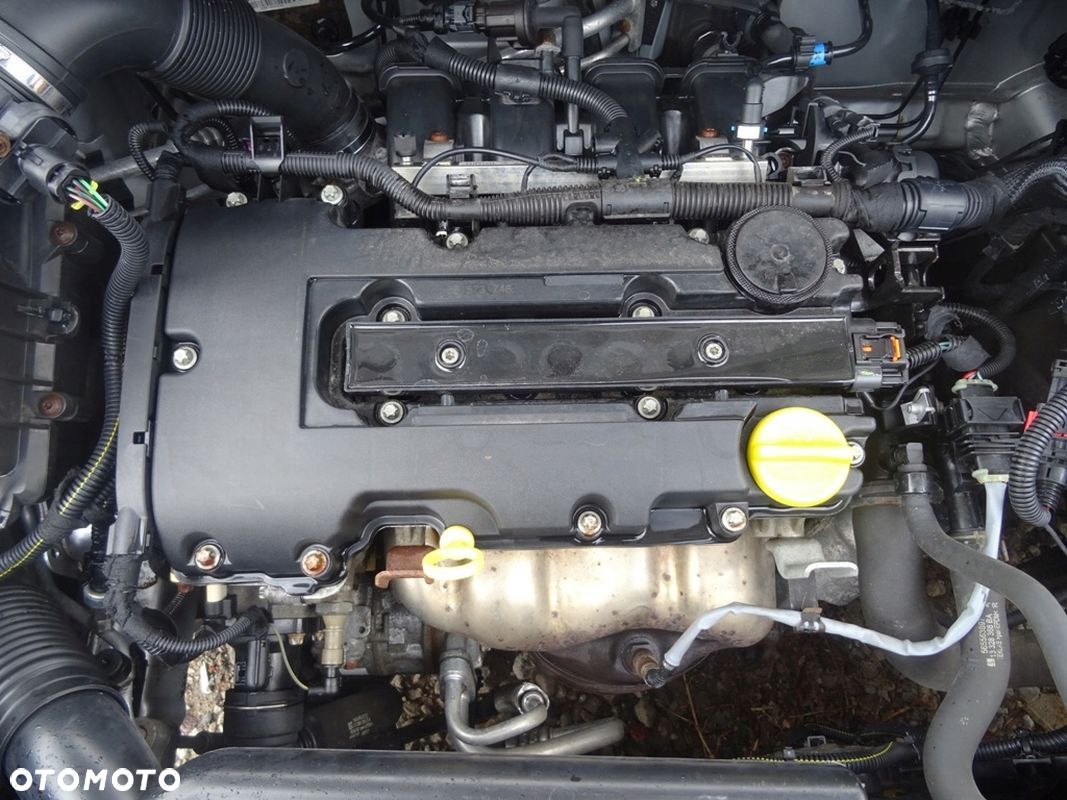 SILNIK OPEL CORSA D 1.2 16V A12XER - 1