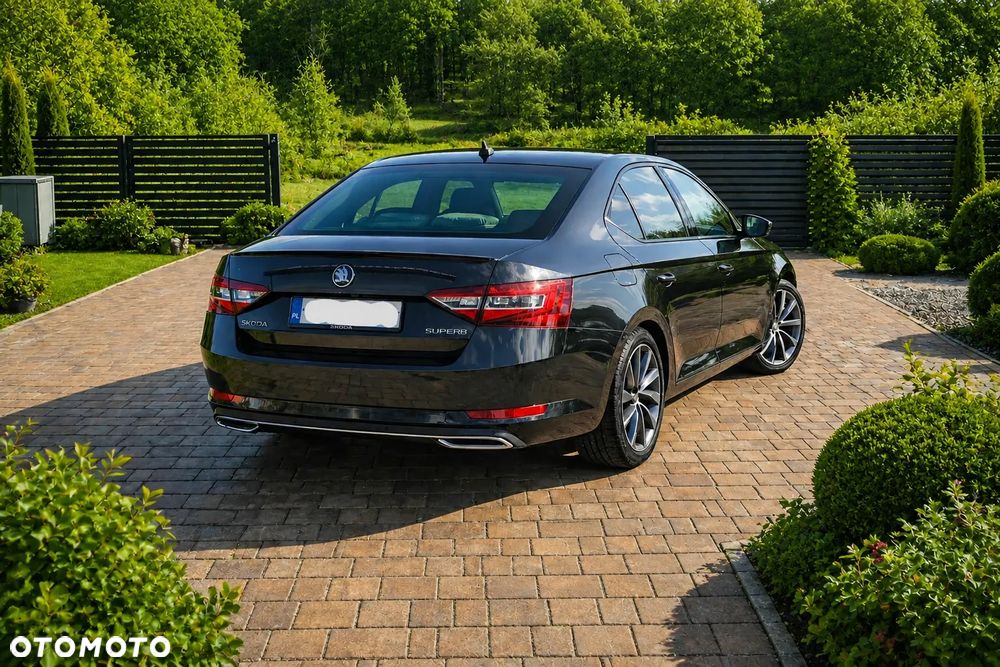 Skoda Superb 2.0 TDI Sportline DSG - 3