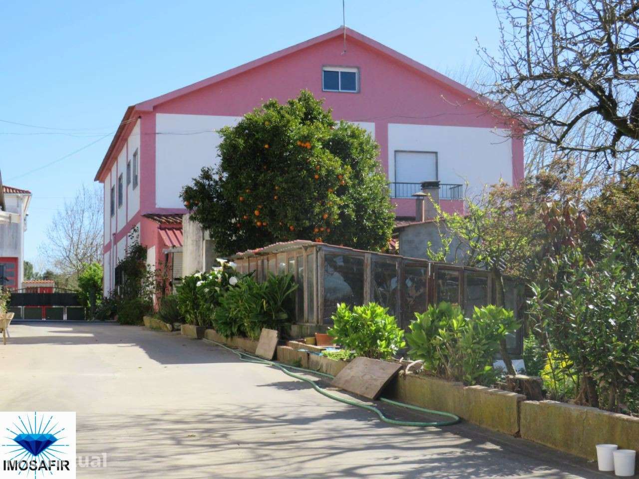 Excelente Residencial com restaurante / café - Grande imagem: 4/15