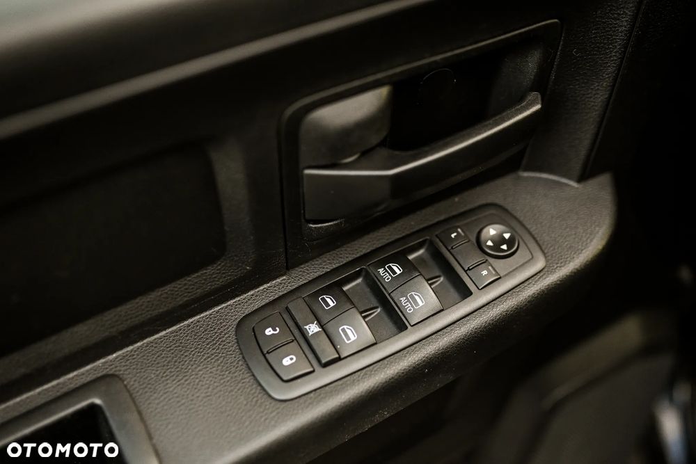 Dodge RAM 1500 5.7 4x4 - 24