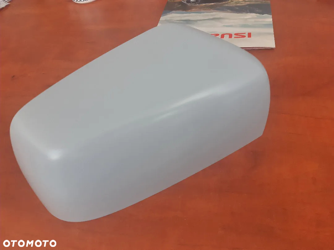 OBUDOWA BLENDA Lusterka prawego ISUZU D-max 2012-2019 - 2