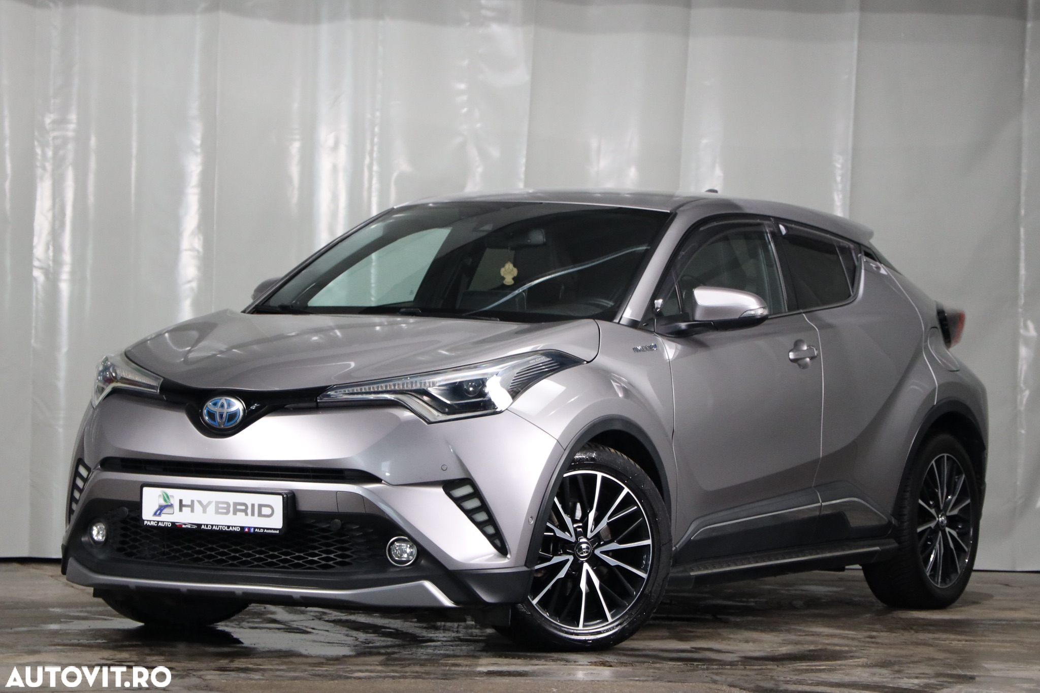Toyota C-HR Hybrid Style - 2