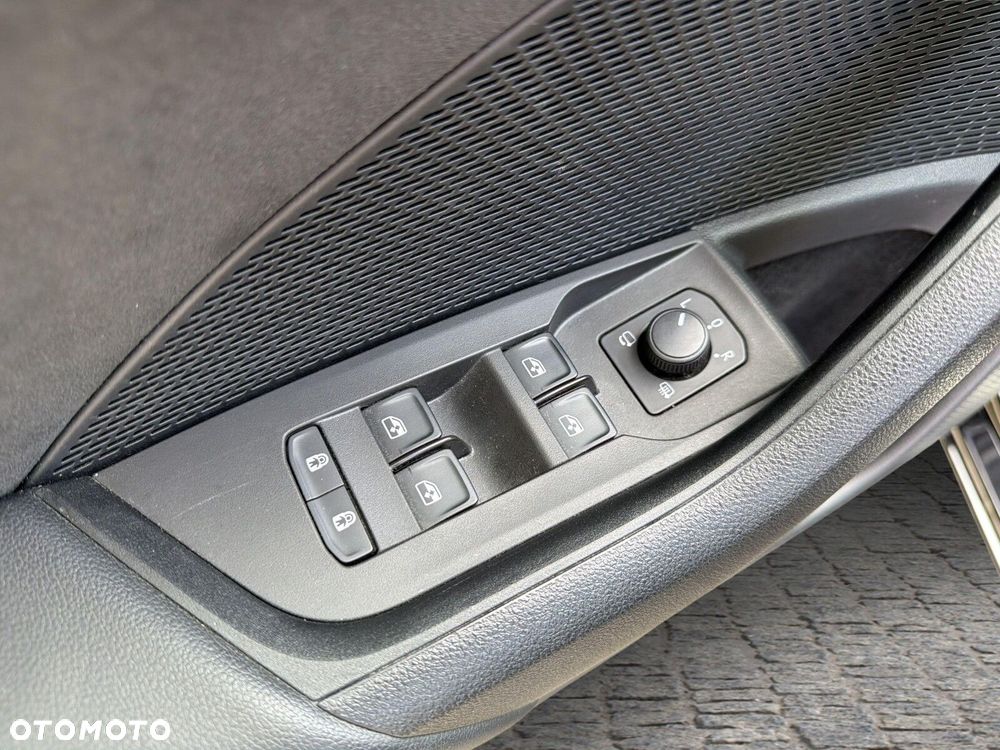 Skoda Octavia 2.0 TDI RS DSG - 21