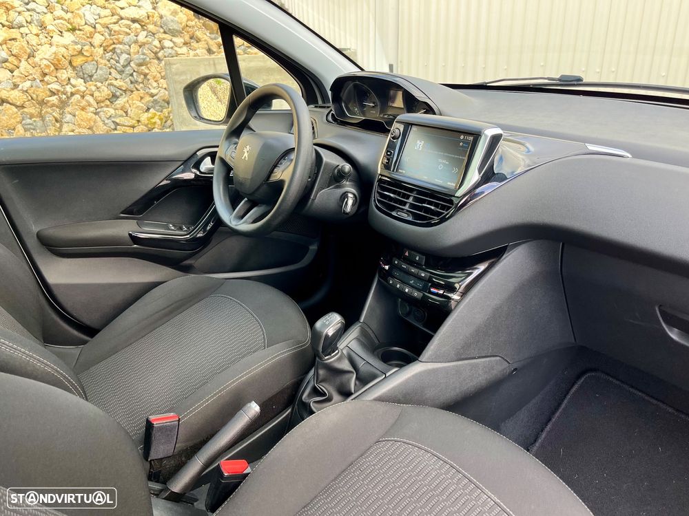 Peugeot 208 1.2 PureTech Allure - 28