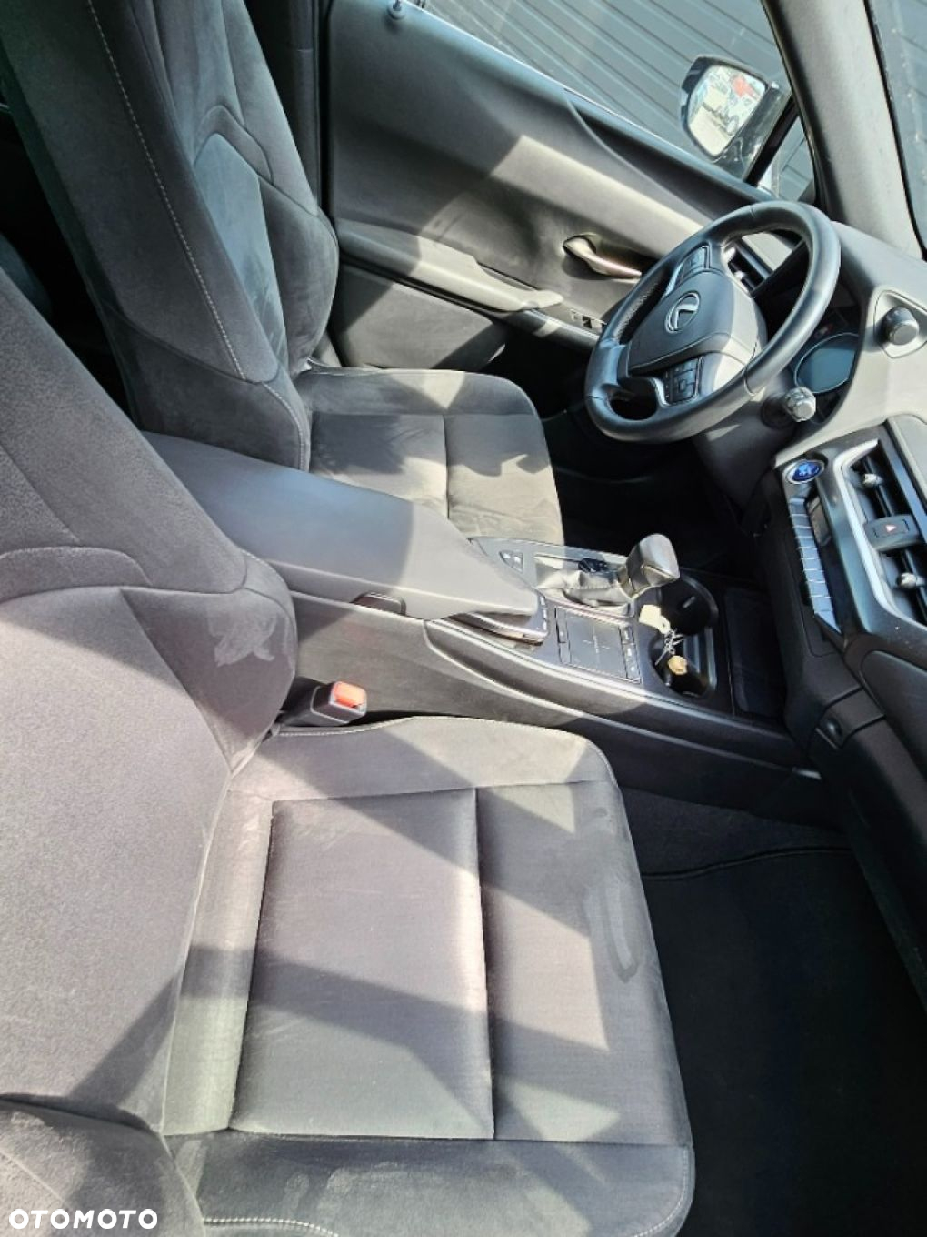 Lexus UX - 22