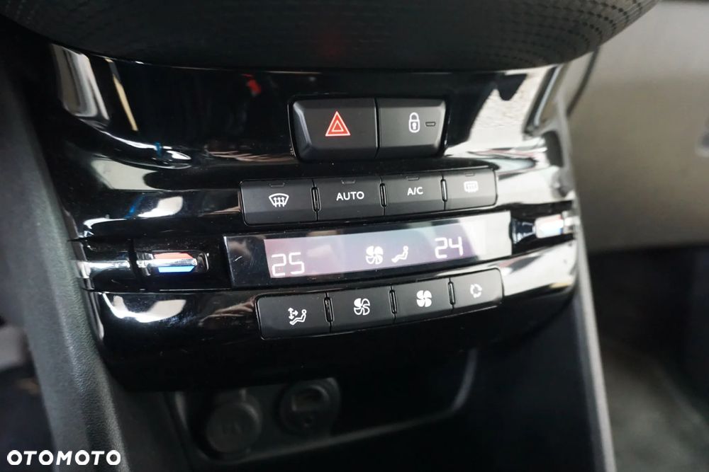 Peugeot 2008 82 e-VTI ETG5 Active - 36