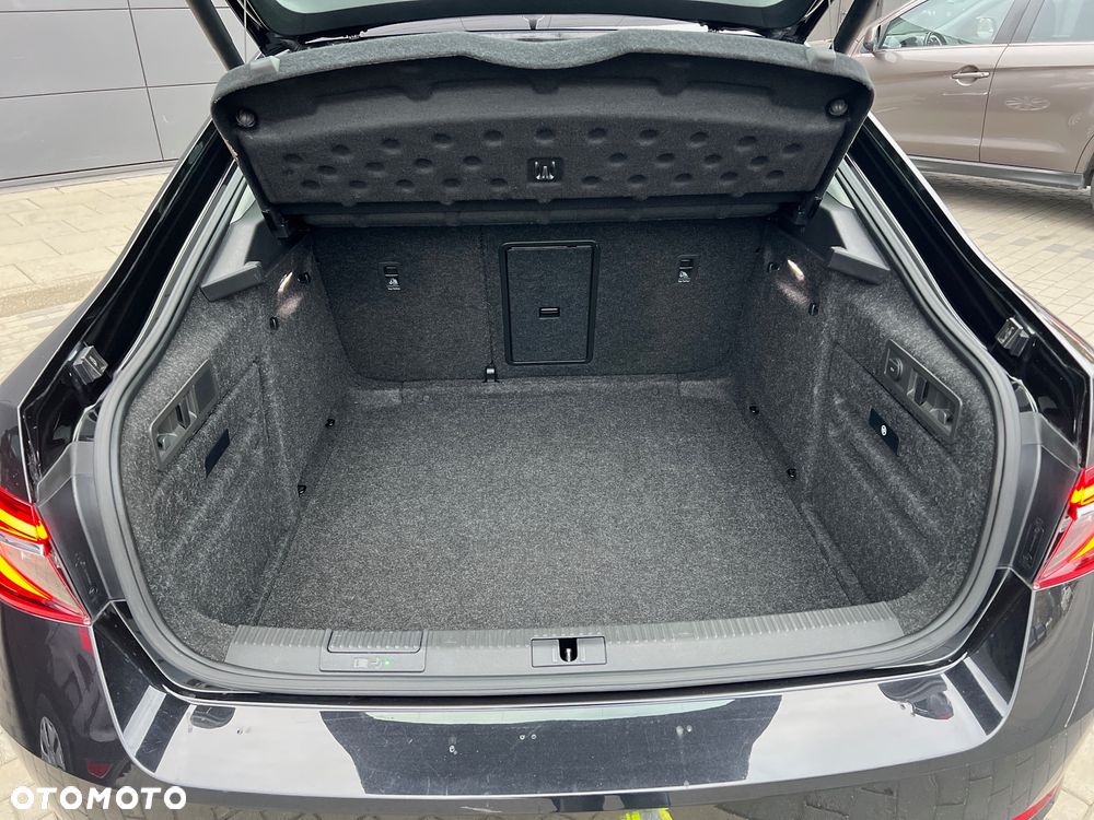 Skoda Superb 2.0 TDI DSG Premium Edition - 39