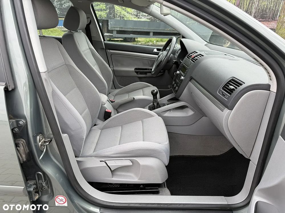 Volkswagen Golf 1.6 FSI Tour - 7