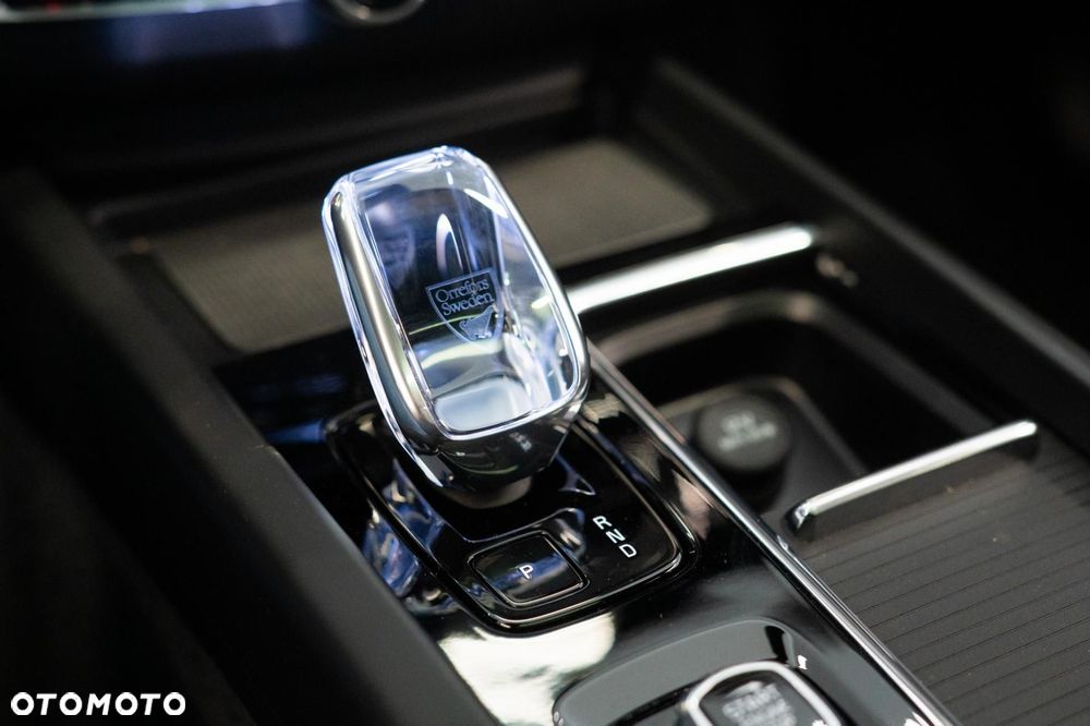 Volvo XC 60 B5 B AWD Plus Black Edition - 27