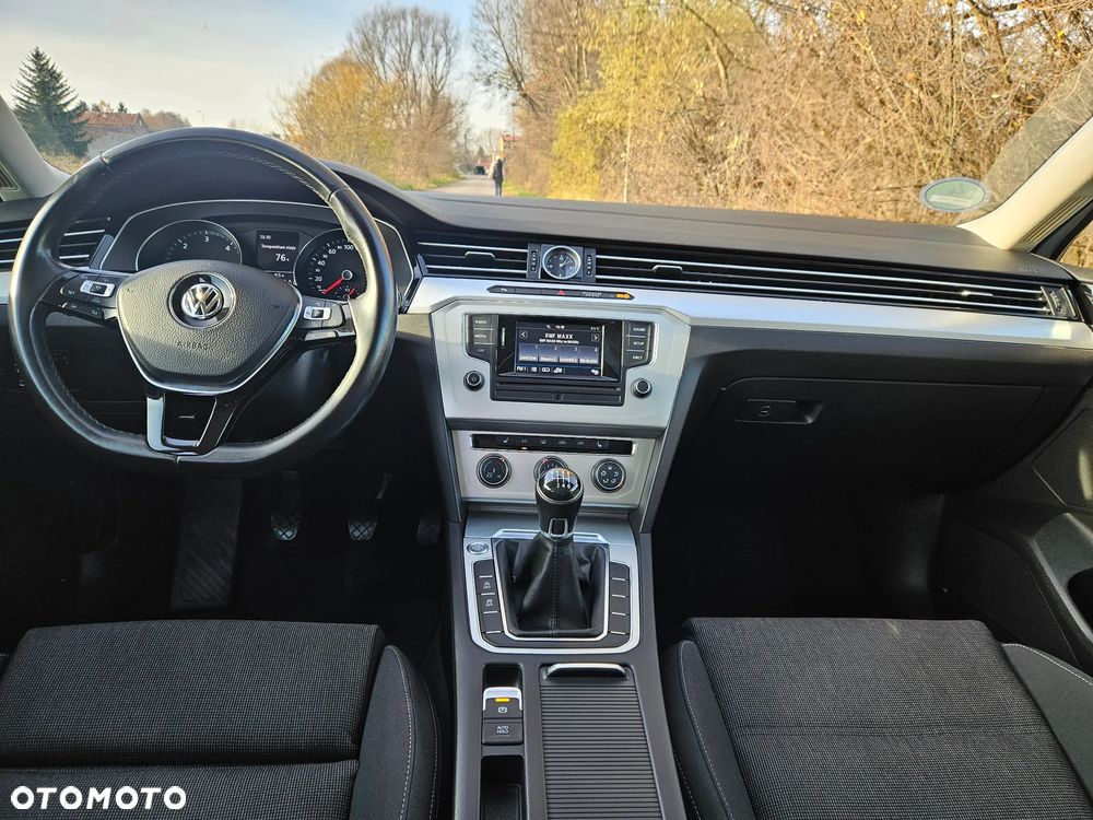 Volkswagen Passat 2.0 TDI BMT Comfortline - 22