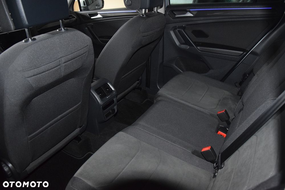 Volkswagen Tiguan 2.0 TDI SCR DSG R-Line - 27