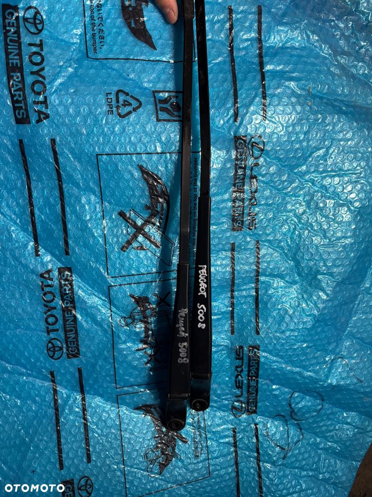 Ramiona wycieraczek Peugeot 5008 09-17r. - 1