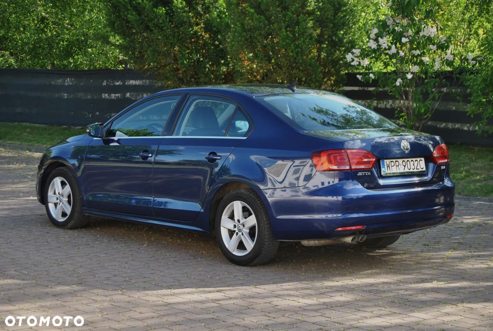 Volkswagen Jetta 2.0 TDI Match - 4