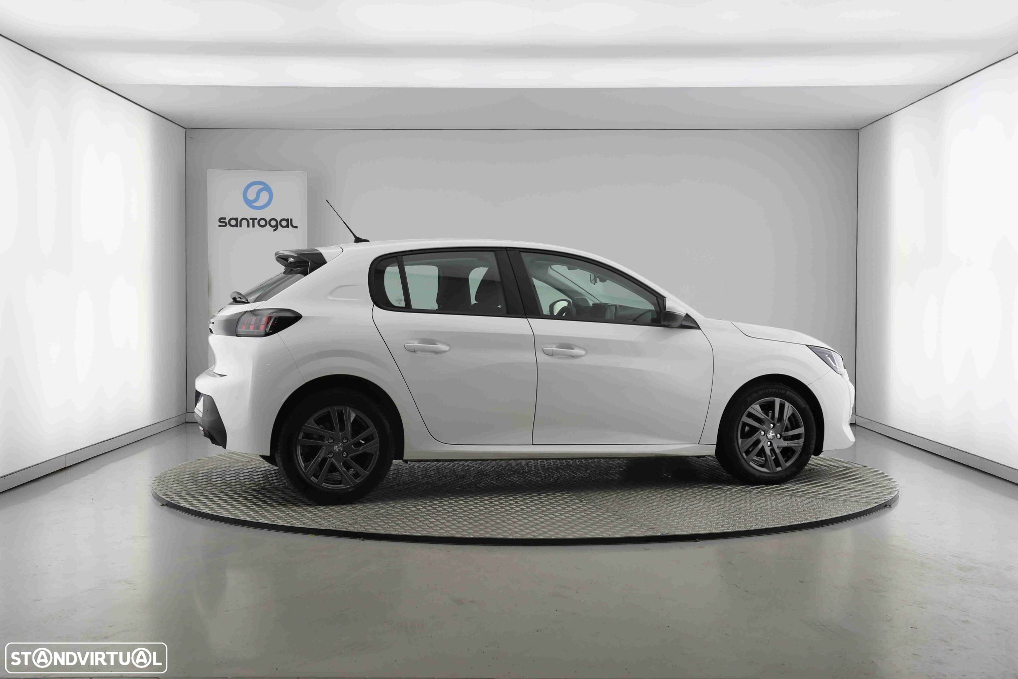 Peugeot 208 1.2 PureTech Active Pack - 3
