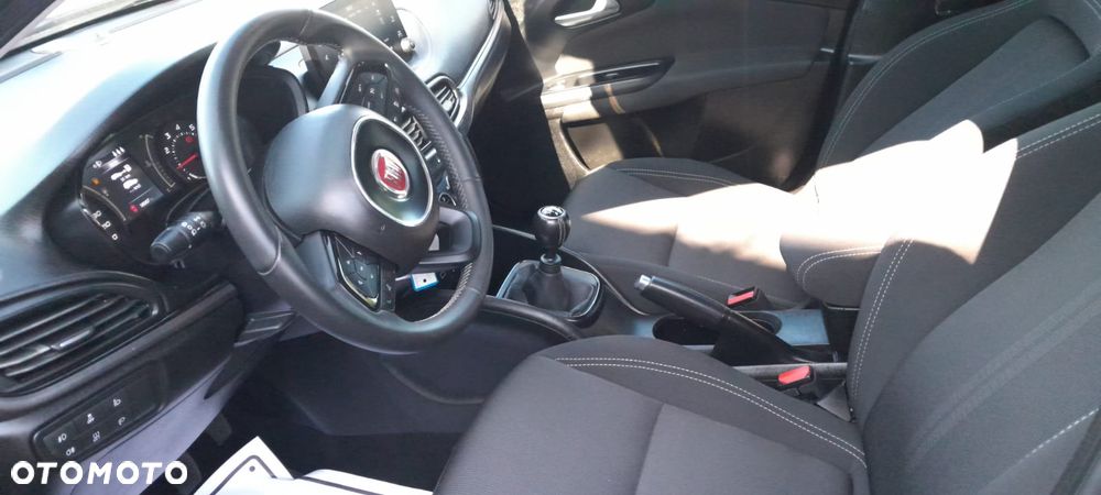 Fiat Tipo 1.4 T-Jet 16v Sport - 29