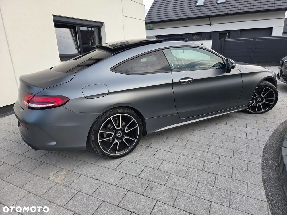 Mercedes-Benz Klasa C 300 4MATIC 9G-TRONIC - 35