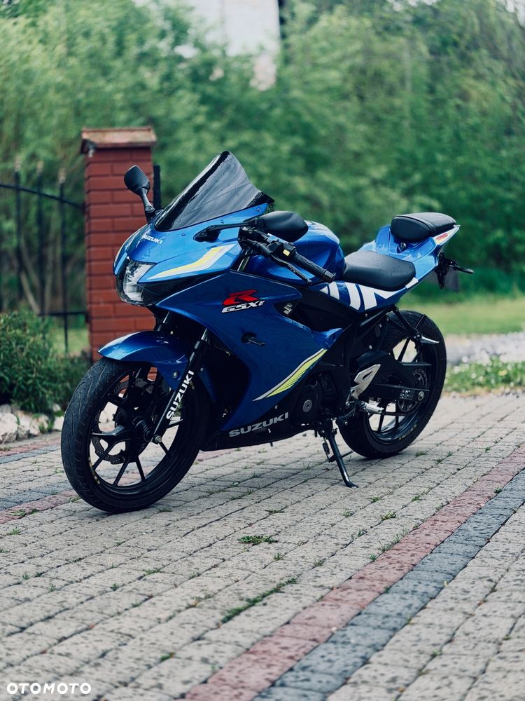 Suzuki GSX-R - 1
